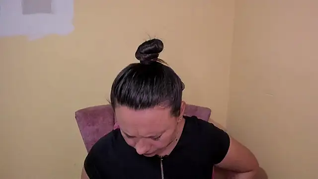 lauraguzman online show from 17, 7, 2026