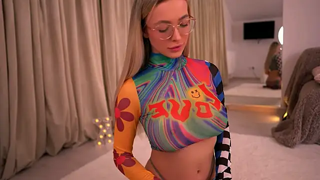 Snapshot of KylieJoyce chatting on 27, 4, 2026 KylieJoyce online show from 27, 4, 2026