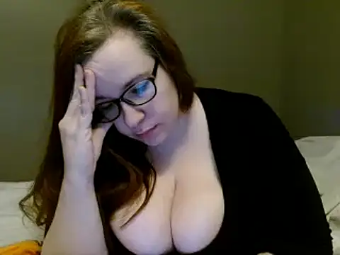 Snapshot of KayleeHollyxxx chatting on 12, 2, 2025 KayleeHollyxxx online show from 12, 2, 2025