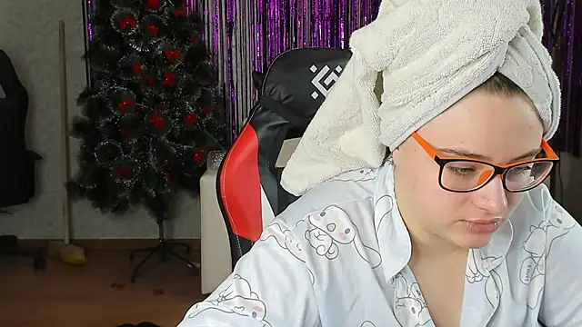 Seductive She Wolf online show from 5, 2, 2025