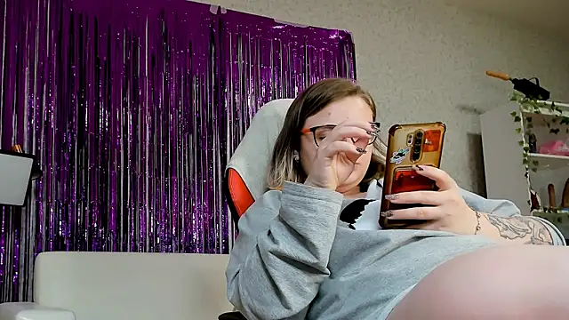 Seductive She Wolf online show from 8, 3, 2025