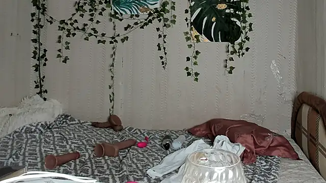 Seductive She Wolf online show from 11, 9, 2025