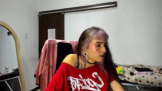 Samantha Smiith online show from 17, 4, 2026