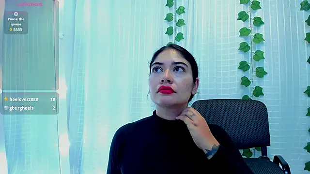 Madeleine  w online show from 4, 3, 2025