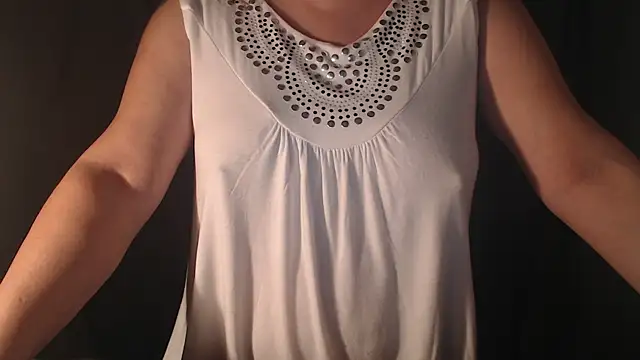 Snapshot of 1BECHA1 chatting on 10, 10, 2025 1BECHA1 online show from 10, 10, 2025