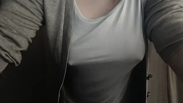 Snapshot of 1BECHA1 chatting on 19, 10, 2025 1BECHA1 online show from 19, 10, 2025