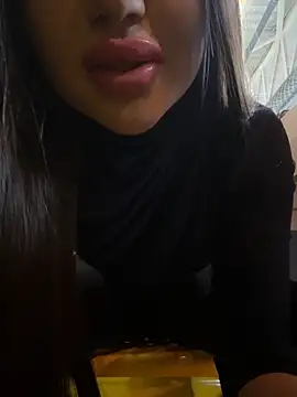 Snapshot of beautydiamond chatting on 12, 2, 2025 beautydiamond online show from 12, 2, 2025