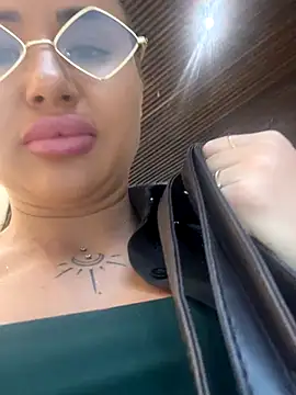 Snapshot of beautydiamond chatting on 13, 9, 2025 beautydiamond online show from 13, 9, 2025