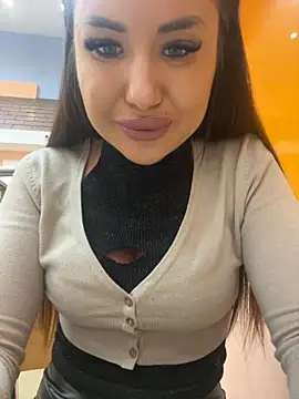 Snapshot of beautydiamond chatting on 15, 10, 2025 beautydiamond online show from 15, 10, 2025