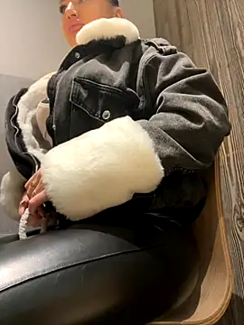 Snapshot of beautydiamond chatting on 19, 10, 2025 beautydiamond online show from 19, 10, 2025