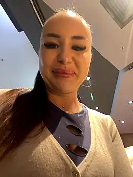 Snapshot of beautydiamond chatting on 8, 11, 2025 beautydiamond online show from 8, 11, 2025