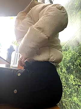 Snapshot of beautydiamond chatting on 13, 11, 2025 beautydiamond online show from 13, 11, 2025