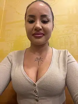 Snapshot of beautydiamond chatting on 30, 4, 2026 beautydiamond online show from 30, 4, 2026