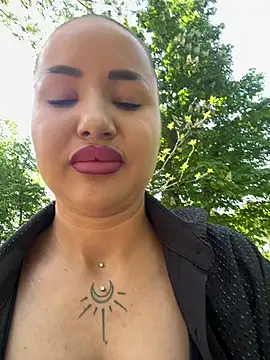 Snapshot of beautydiamond chatting on 5, 5, 2026 beautydiamond online show from 5, 5, 2026