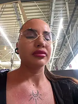 Snapshot of beautydiamond chatting on 18, 5, 2026 beautydiamond online show from 18, 5, 2026