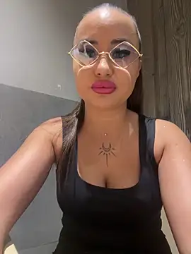 Snapshot of beautydiamond chatting on 24, 5, 2026 beautydiamond online show from 24, 5, 2026