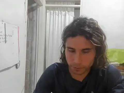 SophiaLevis online show from 23, 2, 2025