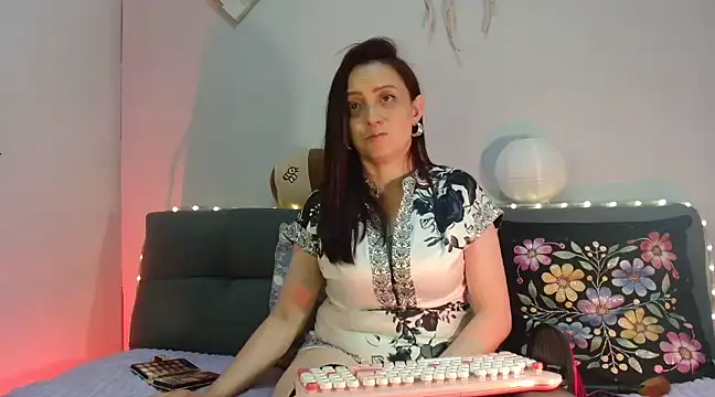 catalinamommyx online show from 13, 2, 2025