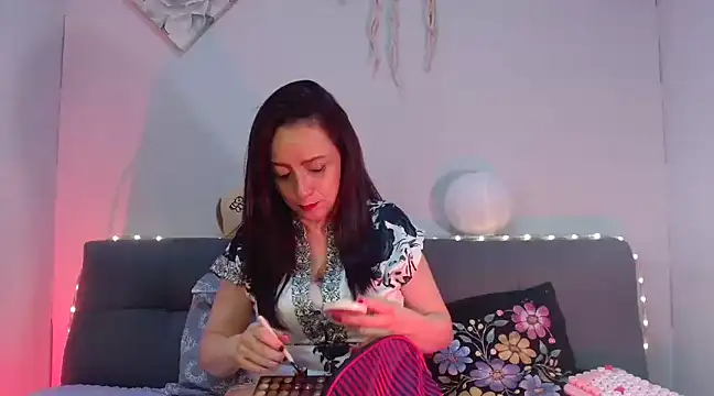 catalinamommyx online show from 14, 2, 2025