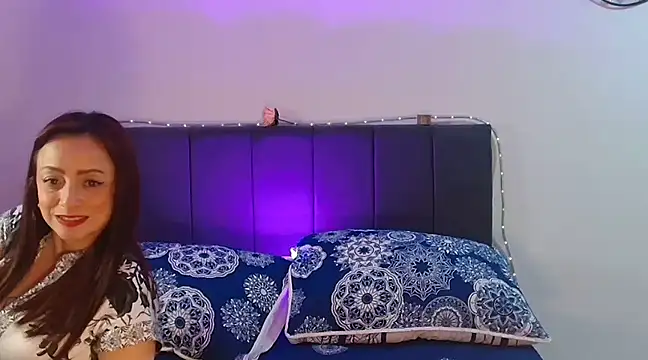 catalinamommyx online show from 19, 3, 2025