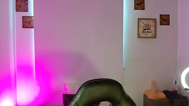 catalinamommyx online show from 11, 9, 2025