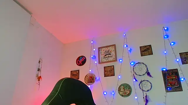 catalinamommyx online show from 25, 10, 2025