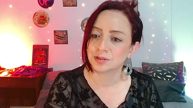 Snapshot of catalinamommyx chatting on 2, 3, 2026 catalinamommyx online show from 2, 3, 2026