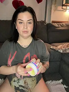 Snapshot of NaomiSquirts chatting on 14, 2, 2025 NaomiSquirts online show from 14, 2, 2025