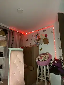 lina pink online show from 11, 2, 2025