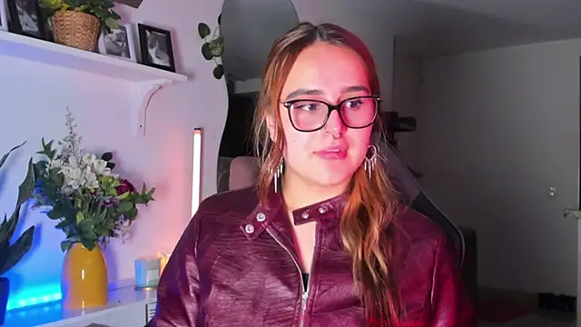 Snapshot of evy_orange1 chatting on 26, 2, 2026 evy orange1 online show from 26, 2, 2026