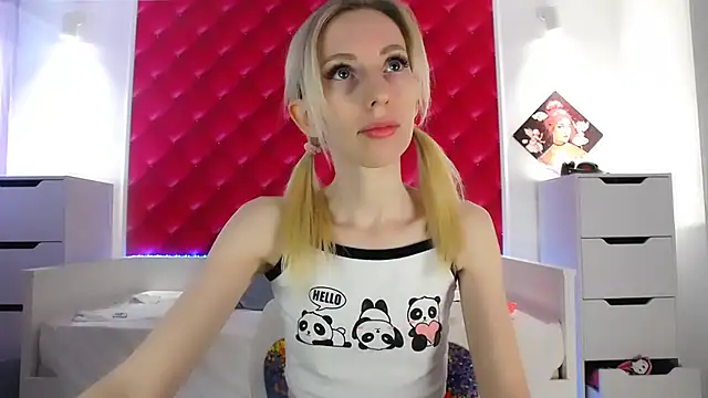 Snapshot of BarbieGoddess chatting on 7, 12, 2024 BarbieGoddess online show from 7, 12, 2024