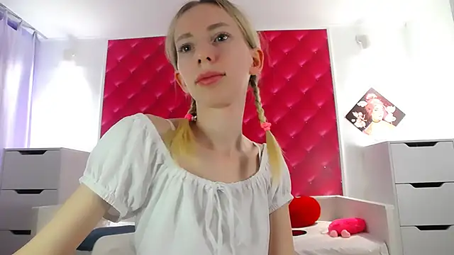 Snapshot of BarbieGoddess chatting on 29, 12, 2024 BarbieGoddess online show from 29, 12, 2024