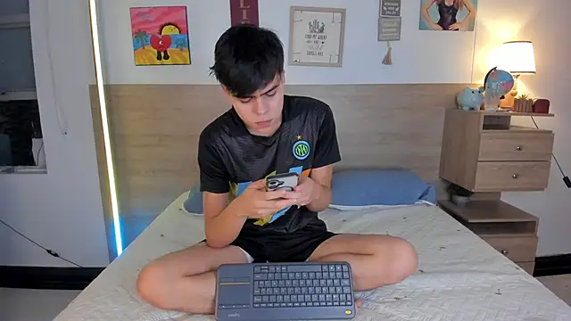 justinbiler online show from 17, 10, 2025