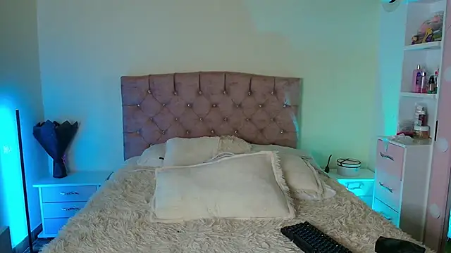 miaa saenz1 online show from 2, 12, 2025