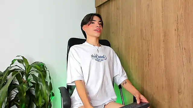 Julifoxx online show from 5, 2, 2025