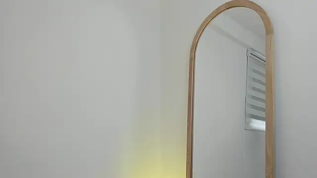 Julifoxx online show from 2, 12, 2025