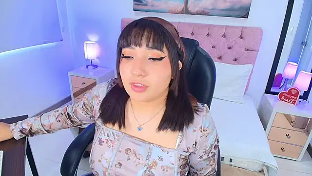 Emma monserrat online show from 18, 3, 2026