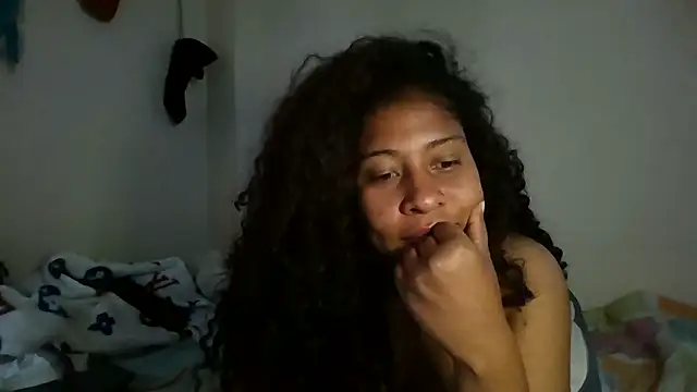 Snapshot of Ivon-09 chatting on 19, 12, 2024 Ivon-09 online show from 19, 12, 2024