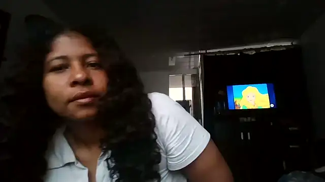 Snapshot of Ivon-09 chatting on 18, 10, 2025 Ivon-09 online show from 18, 10, 2025