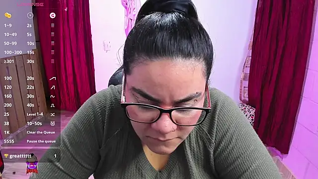 Snapshot of Sharon_hils chatting on 8, 1, 2025 Sharon hils online show from 8, 1, 2025