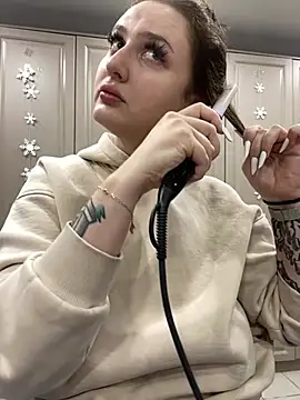 Snapshot of AnnaRichmond chatting on 7, 1, 2025 AnnaRichmond online show from 7, 1, 2025