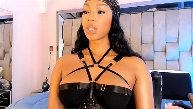 ChaynnaCooper online show from 22, 1, 2025