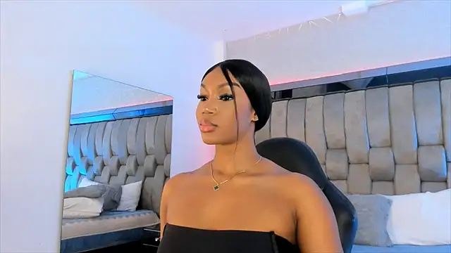 ChaynnaCooper online show from 13, 2, 2025