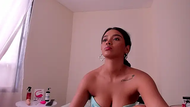 evely coelloo online show from 3, 12, 2024