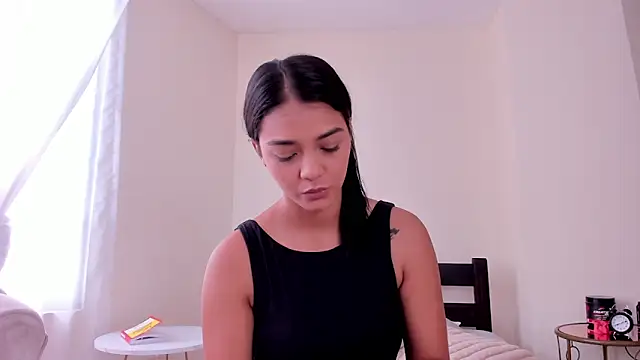 evely coelloo online show from 6, 3, 2025