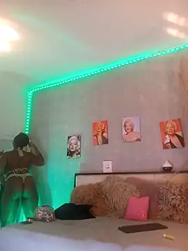 Snapshot of nahiarapalmer19 chatting on 1, 3, 2025 nahiarapalmer19 online show from 1, 3, 2025