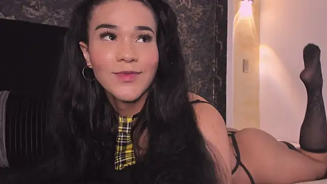 Isa Little Star online show from 6, 3, 2025