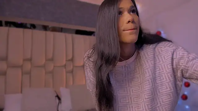 Isa Little Star online show from 3, 12, 2025