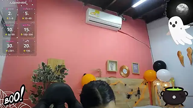 scarlet-foox online show from 26, 10, 2025