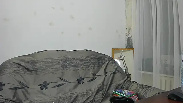 Snapshot of YourSuperModel chatting on 19, 12, 2024 YourSuperModel online show from 19, 12, 2024